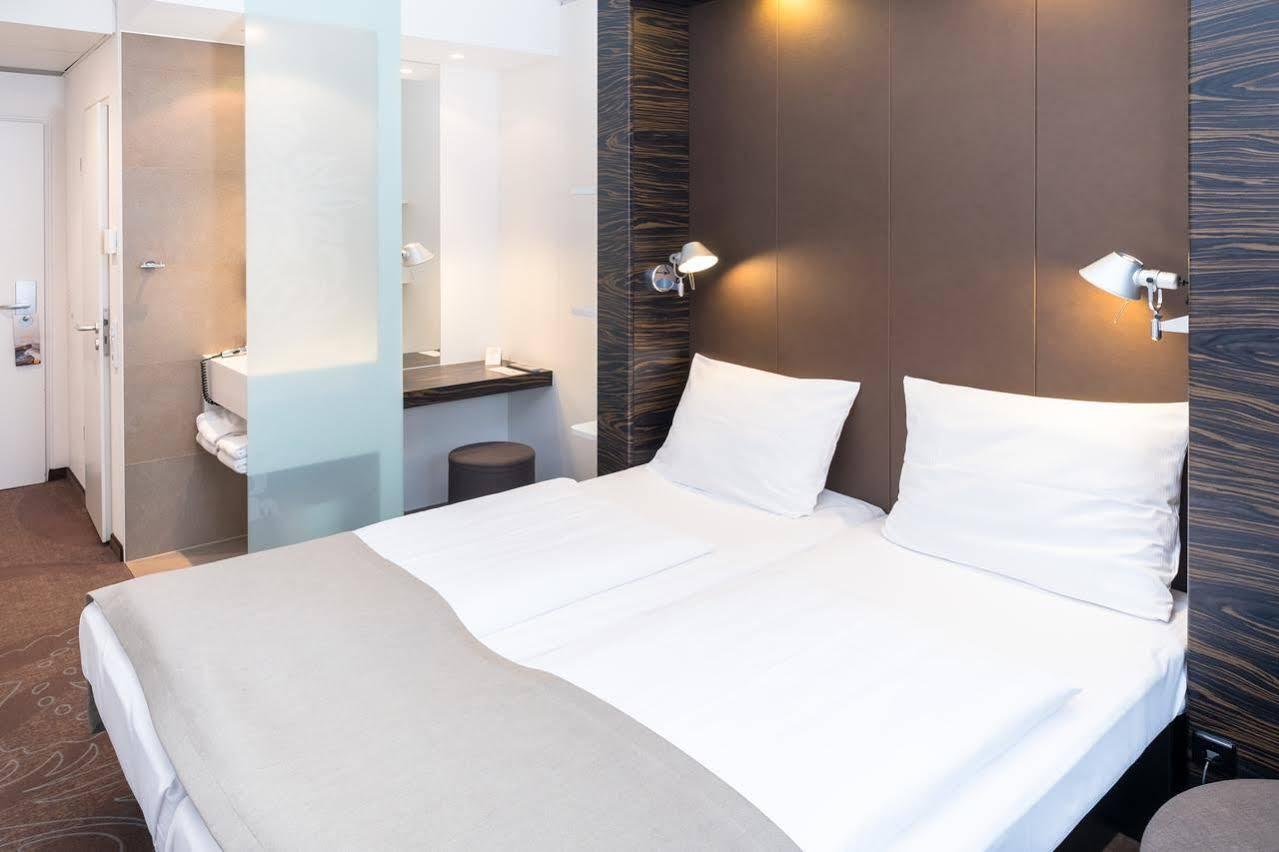 B&B Hotel Muenchen-Putzbrunn Exteriör bild