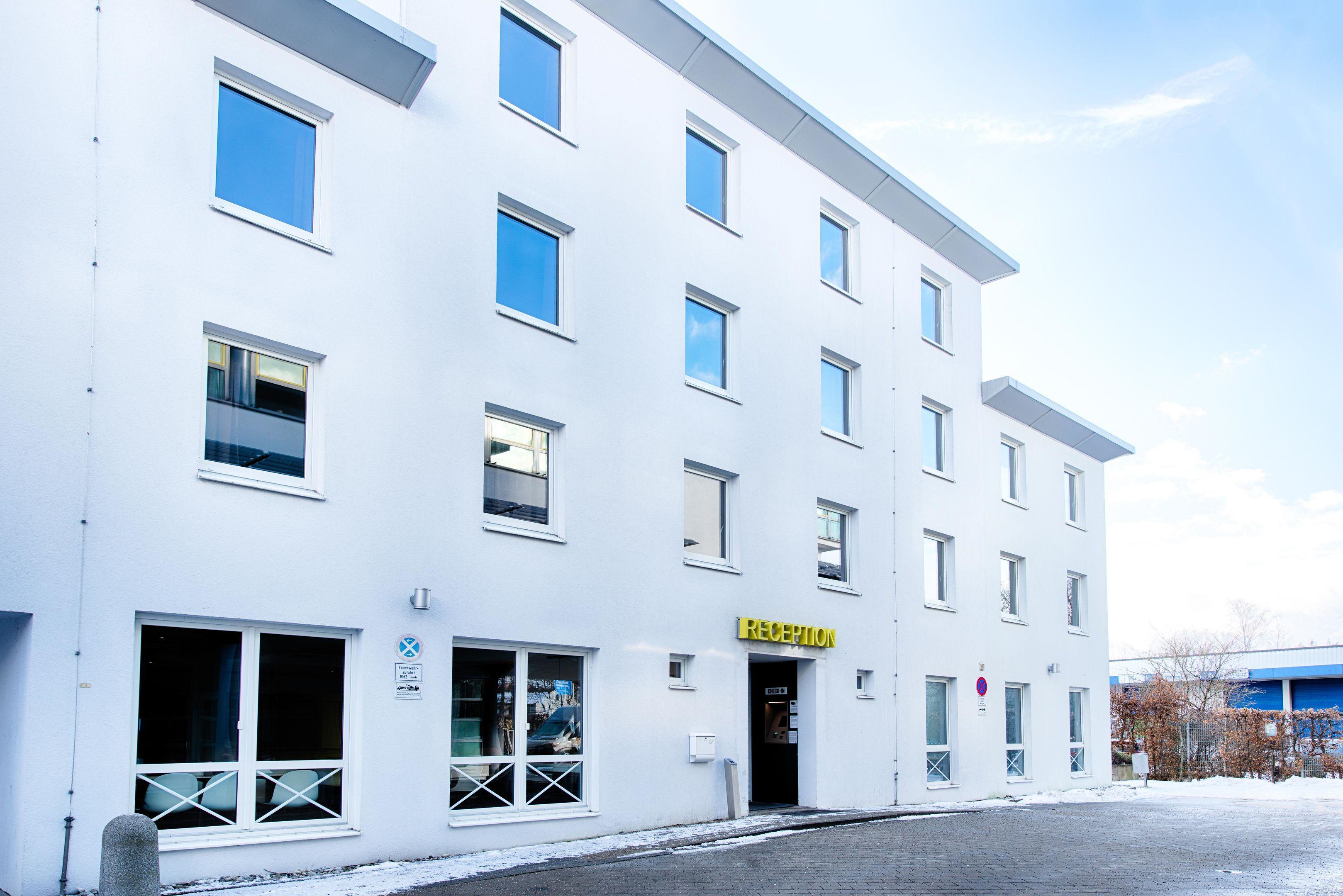 B&B Hotel Muenchen-Putzbrunn Exteriör bild