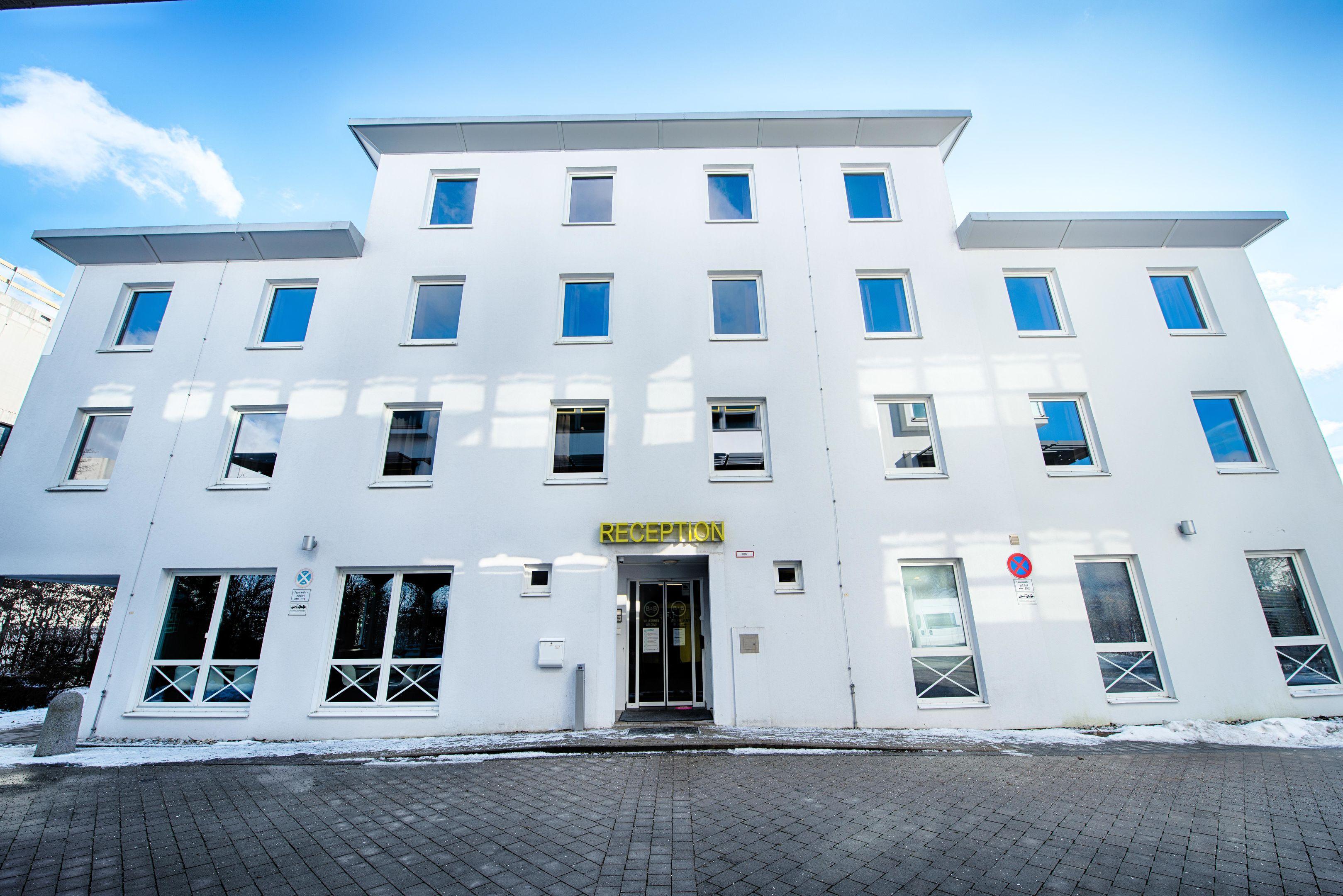 B&B Hotel Muenchen-Putzbrunn Exteriör bild