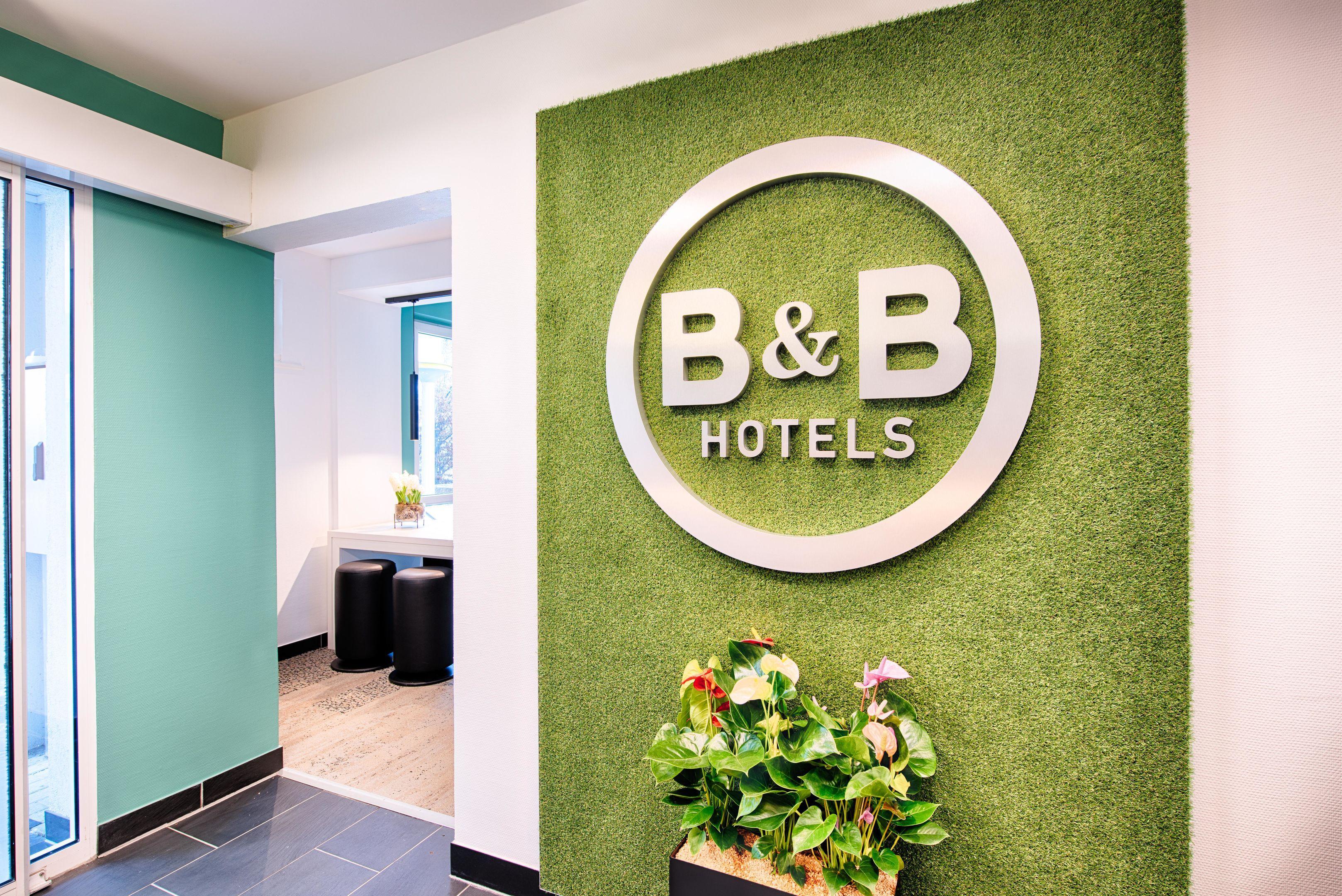 B&B Hotel Muenchen-Putzbrunn Exteriör bild